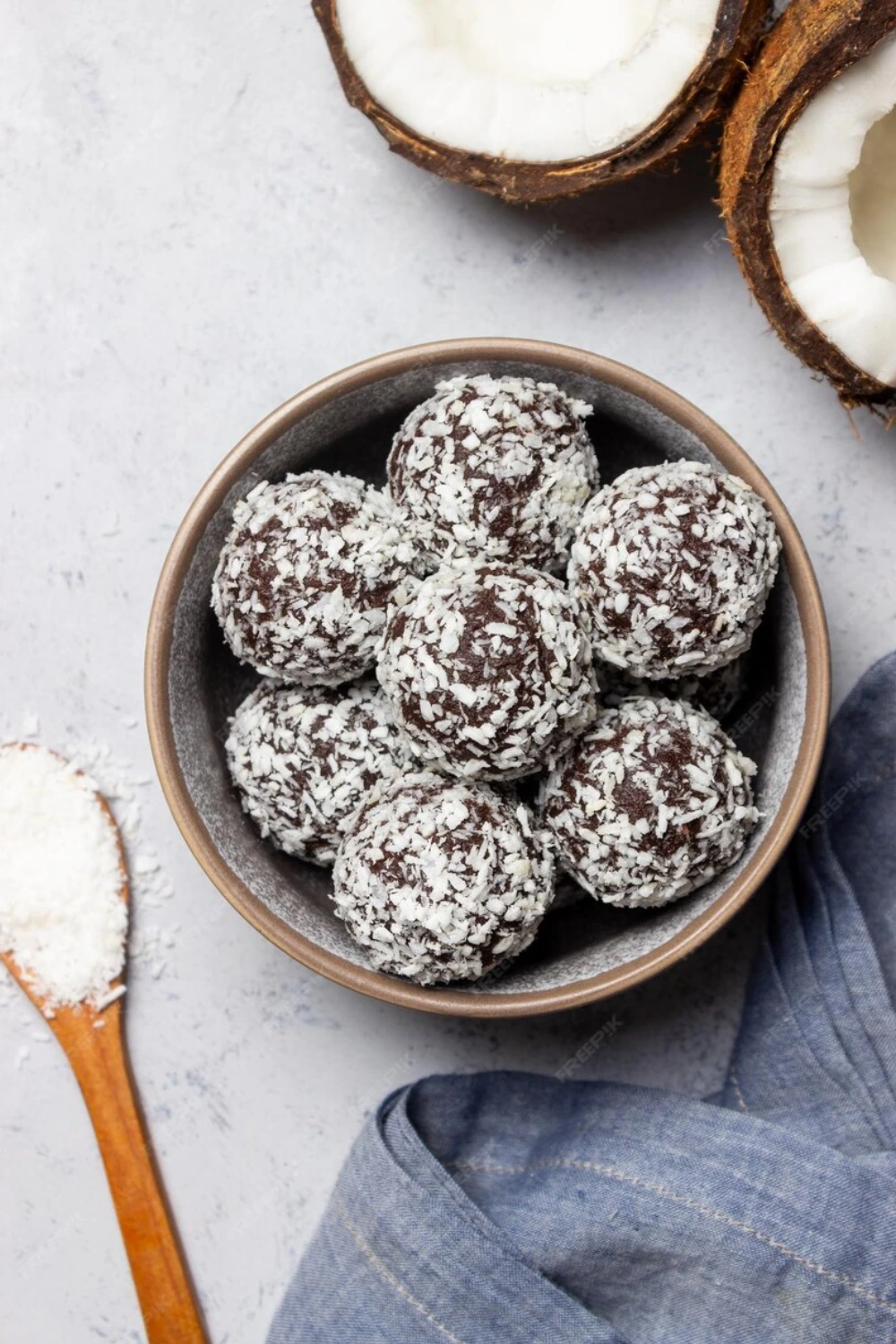 No-bake Chocolate Coconut Balls